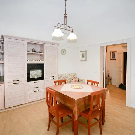 2 Bedroom Nice Apartment In Modica