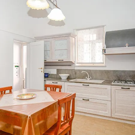 Holiday home 2 Bedroom Nice Apartment In Modica Modica
