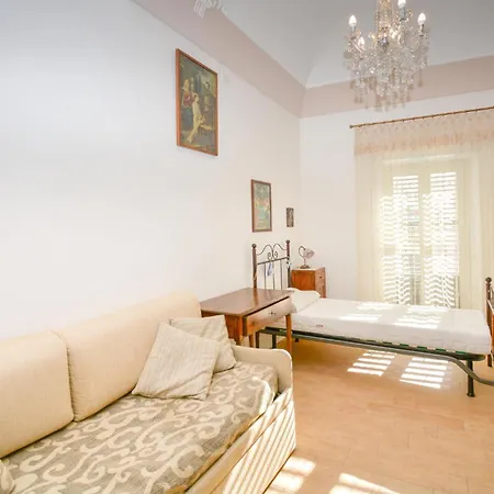 2 Bedroom Nice Apartment In Modica Holiday home