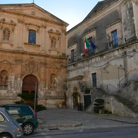 2 Bedroom Nice Apartment In Modica Holiday home *